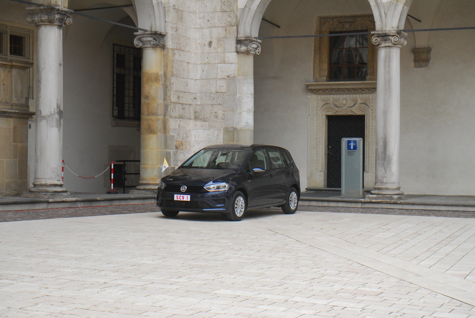 Volkswagen Golf Sportsvan papieża Franciszka