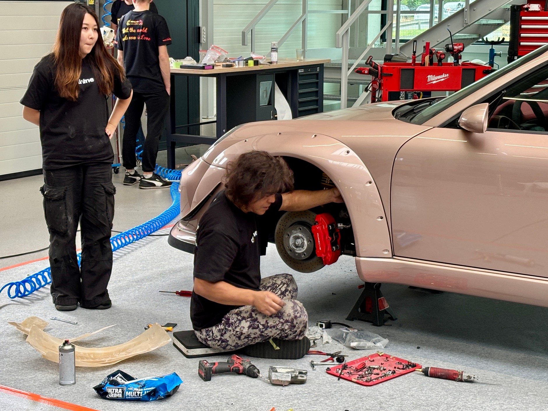 Otwarcie nowej siedziby 911 Garage i budowa kolejnego RWB