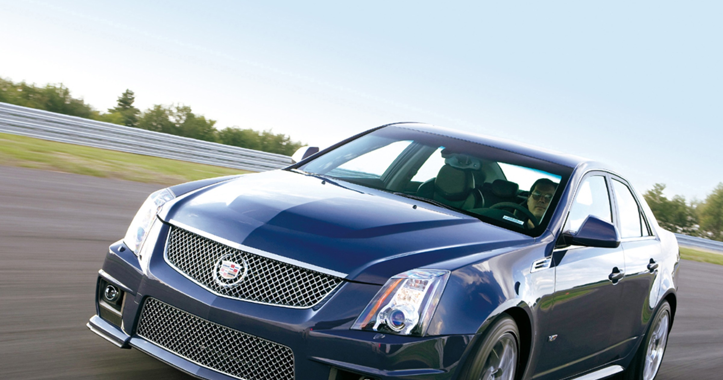 Cadillac CTS-V - 4-drzwiowa Corvette