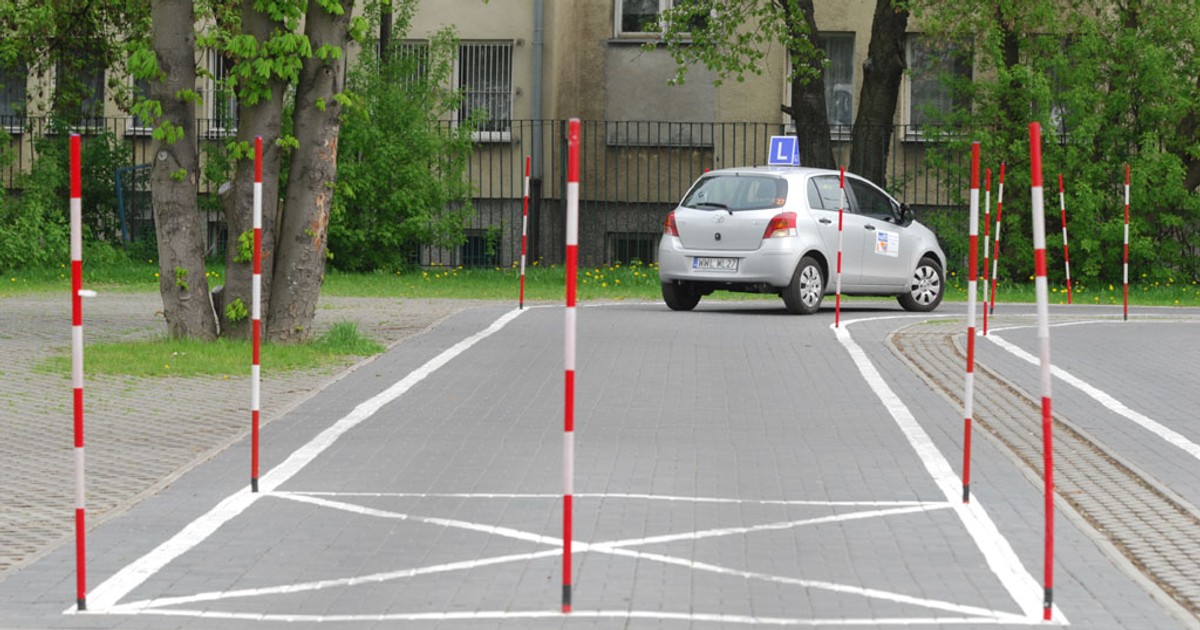  Plac manewrowy może zniknąć z egzaminu na prawo jazdy. MI szuka podstaw do zmiany zasad