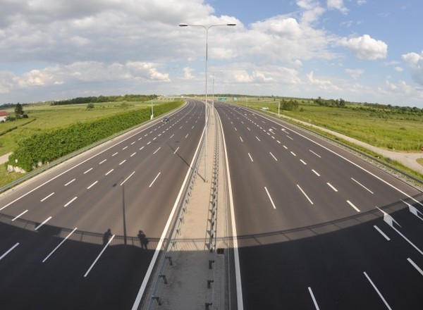 W 2021 roku powstanie 385 km nowych dróg
