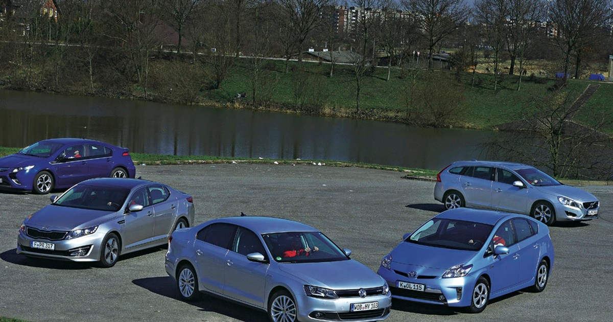 Opel Ampera kontra Kia Optima, VW Jetta i Toyota Prius: która hybryda jest najlepsza?