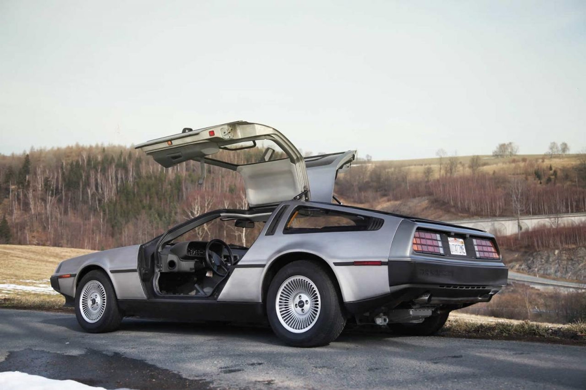 DeLorean DMC-12