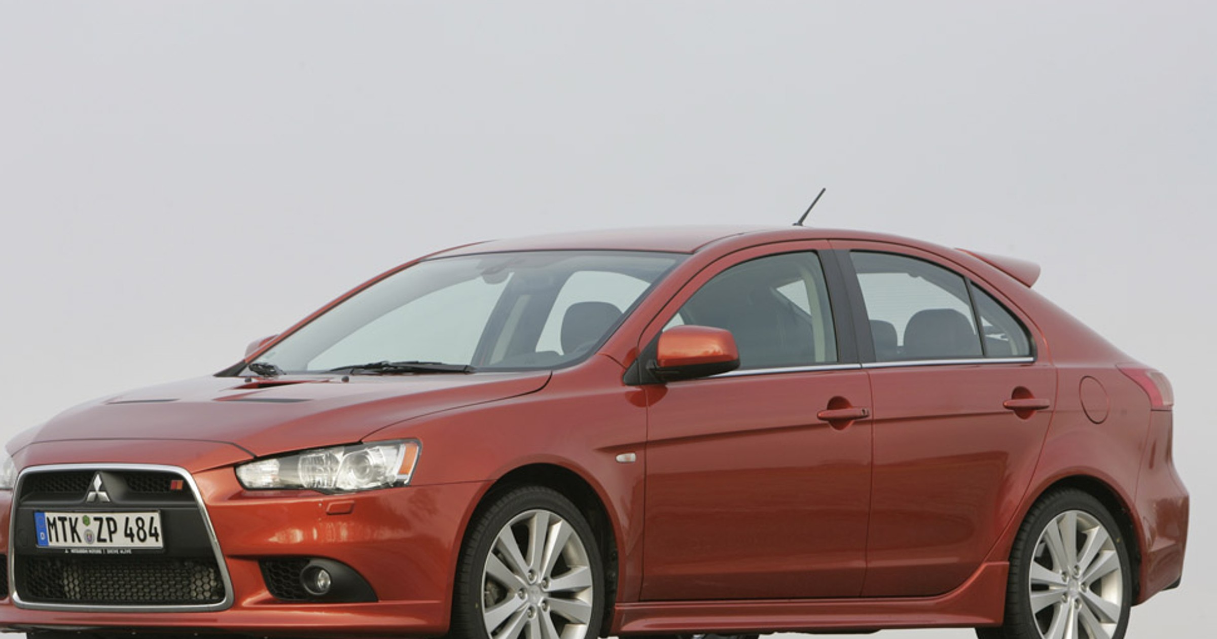 Kosztowne Mitsubishi, tanie BMW: kto ma najdroższe części? 