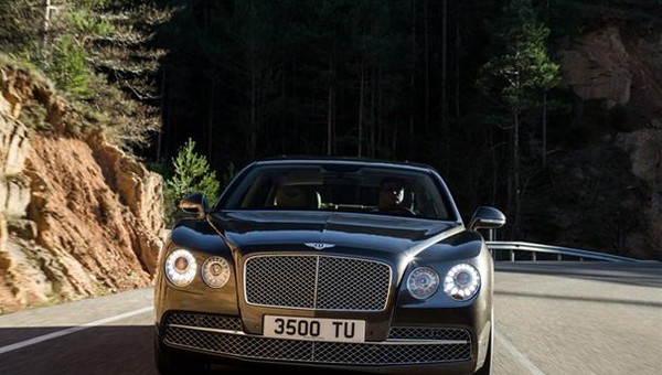 Genewa 2013: Nowy Bentley Flying Spur