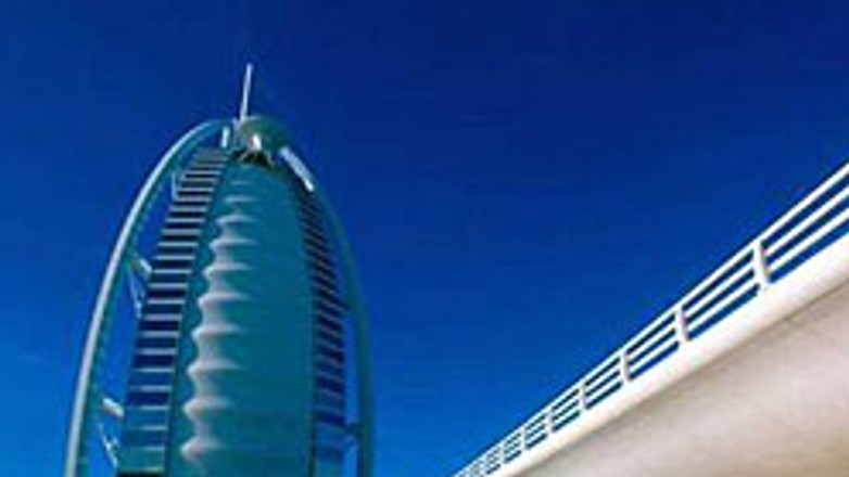 Dubaj chce stopniowo zamienić swoje taksówki na auta z napędem hybrydowym