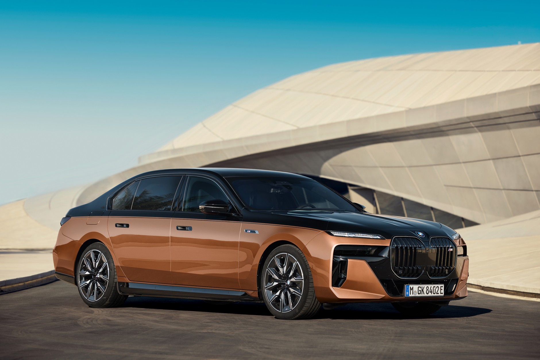 BMW i7 M70