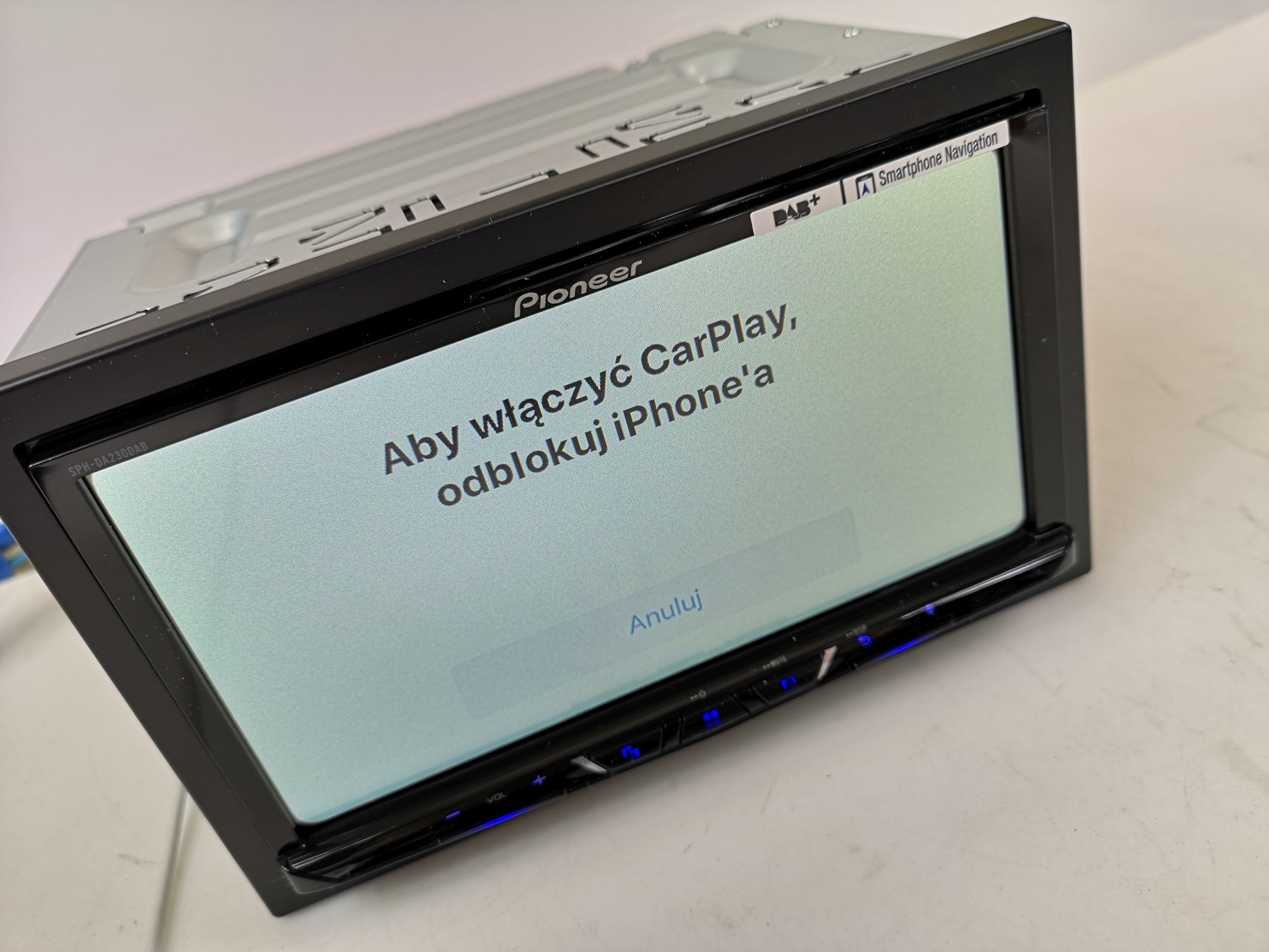 Telefon musi być odblokowany by uzyskać obraz z CarPlay