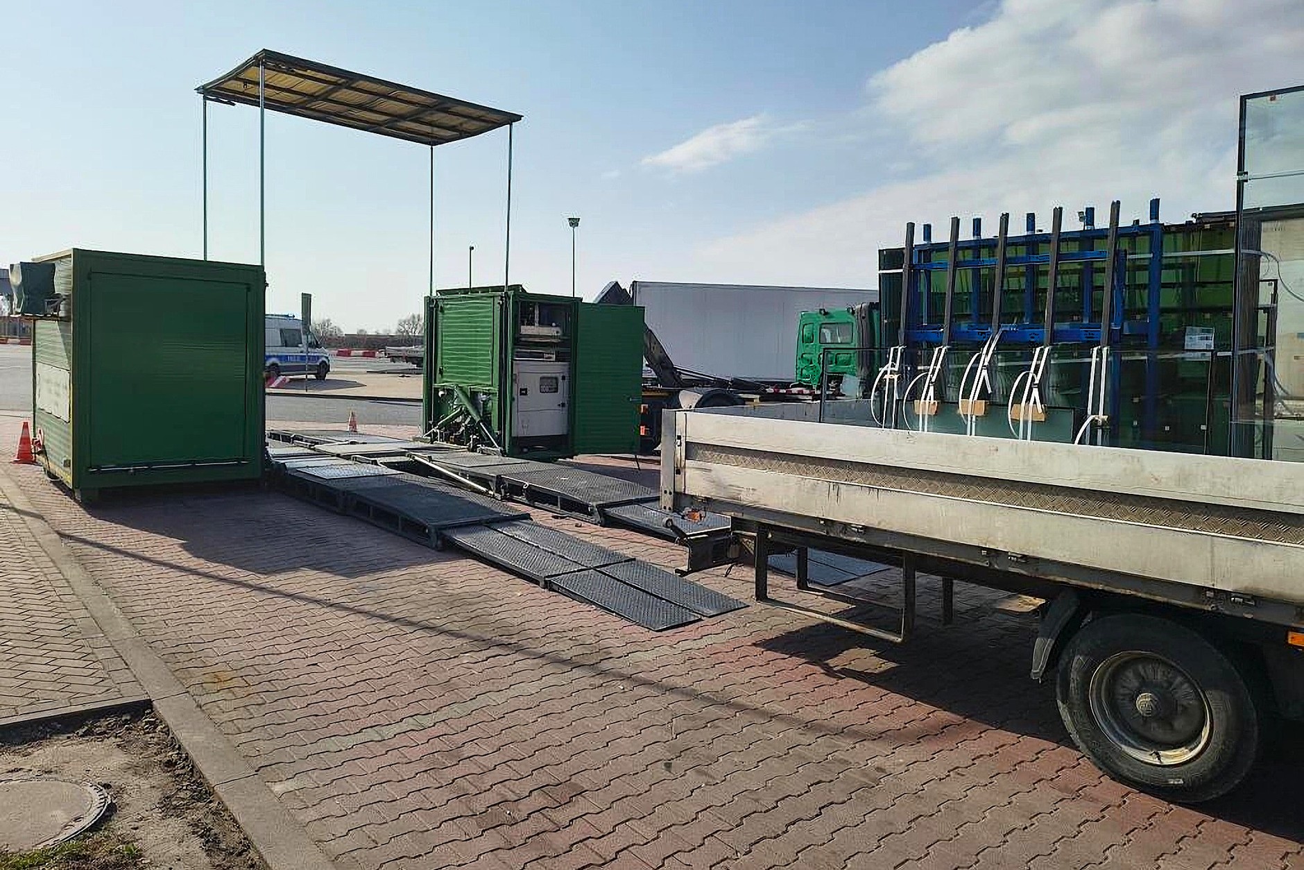 Przyczepa po badaniu na mobilnej stacji diagnostycznej