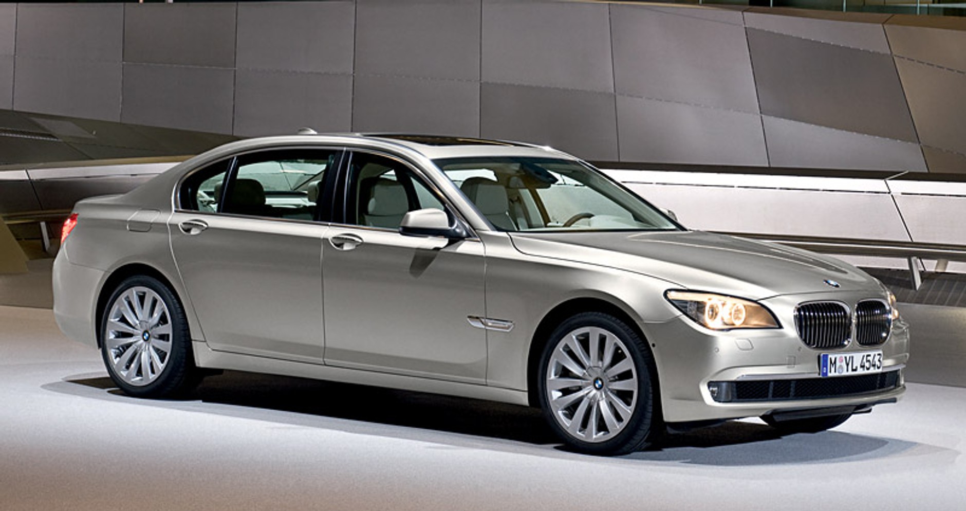 Nowe silniki dla BMW 7 w 2009 roku: 730i, 735d, 750Xi oraz 760i