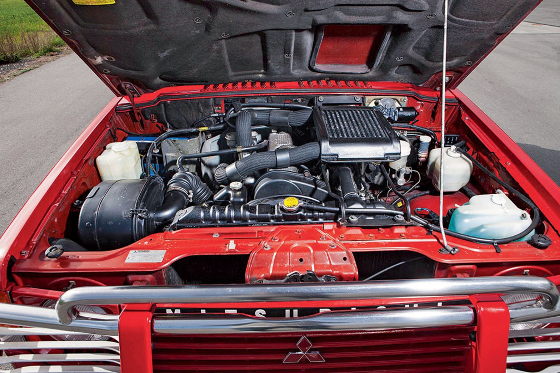 Mitsubishi Pajero Canvas Top - cabriona szutry, błoto i kamienie