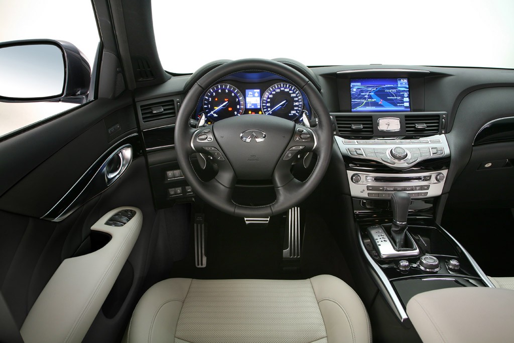 Infiniti M37: Limuzyna ze sportowym sznytem