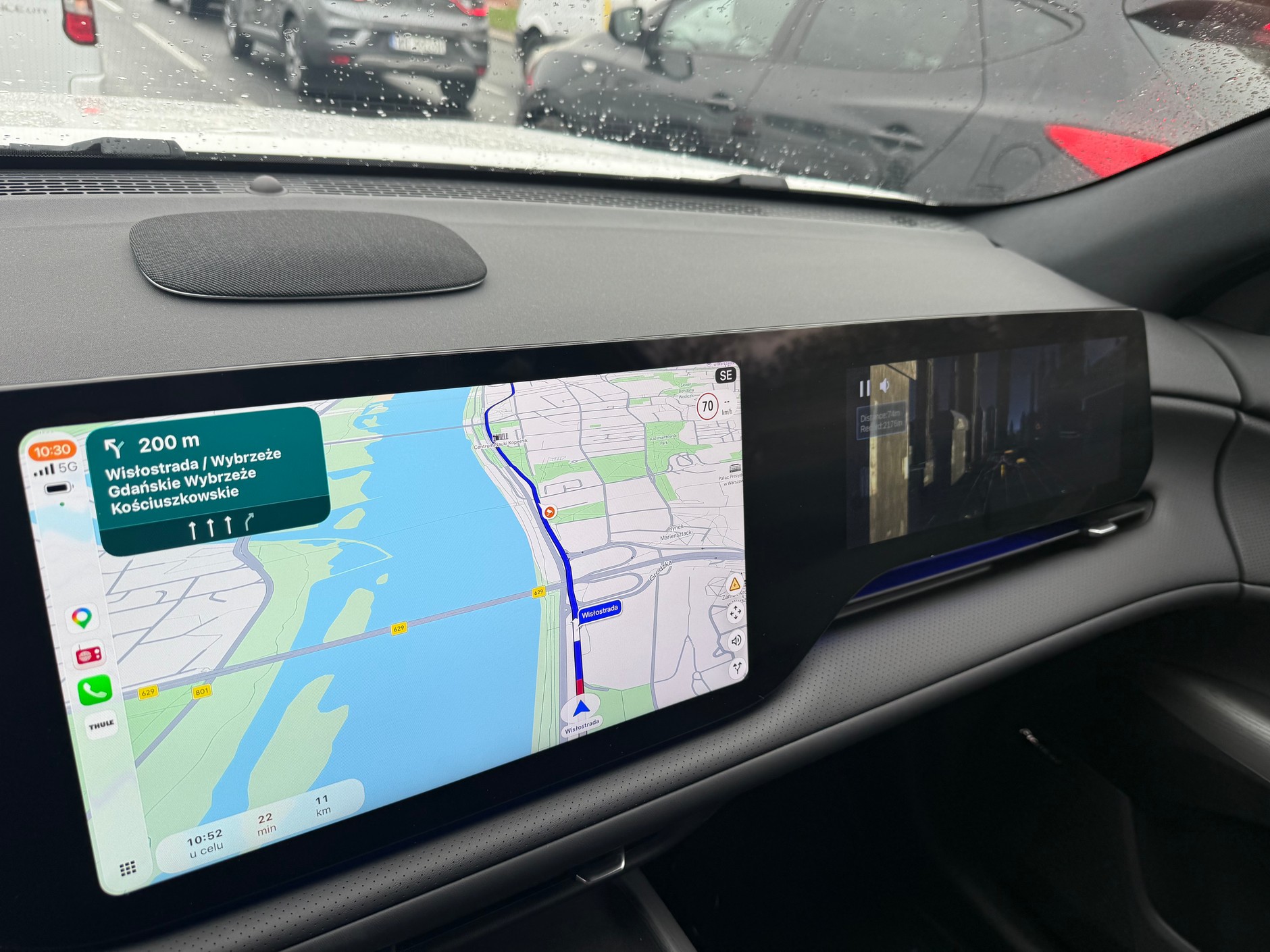 Gdy w Changanie CS75 Plus korzystamy z systemu CarPlay, nie mamy bezpośredniego dostępu do żadnych istotnych funkcji samochodu, w tym obsługi świateł