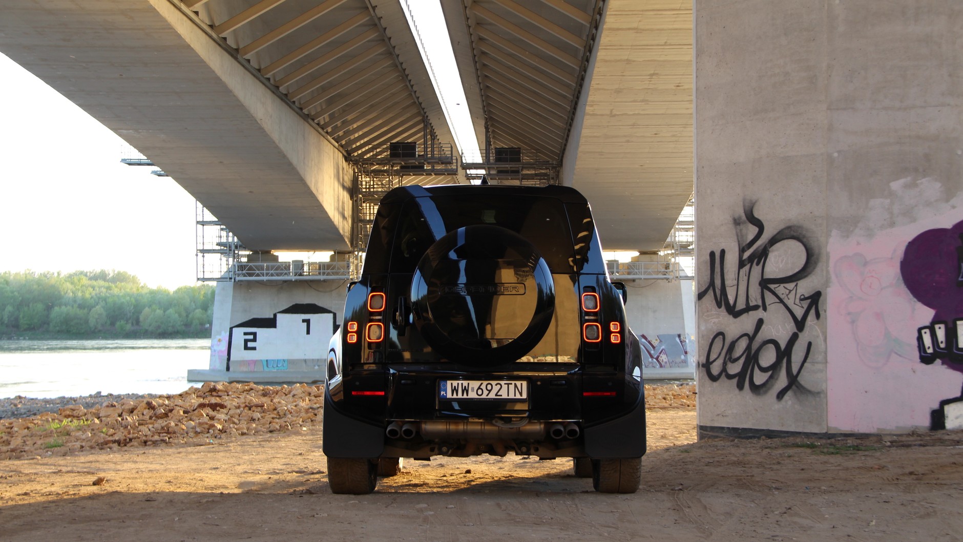 Land Rover Defender 90 V8