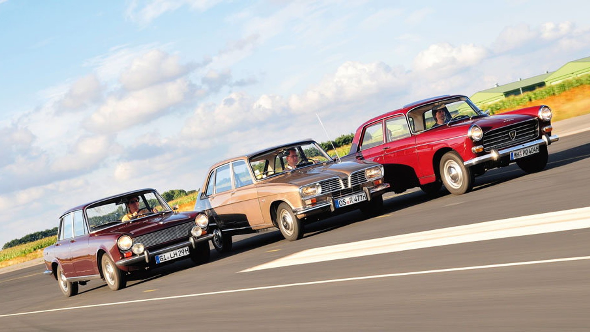 Renault 16 po cichutku wjechało na szczyt. Dlaczego? Bo oprócz miękkości wykazuje też wiele  transportowych talentów