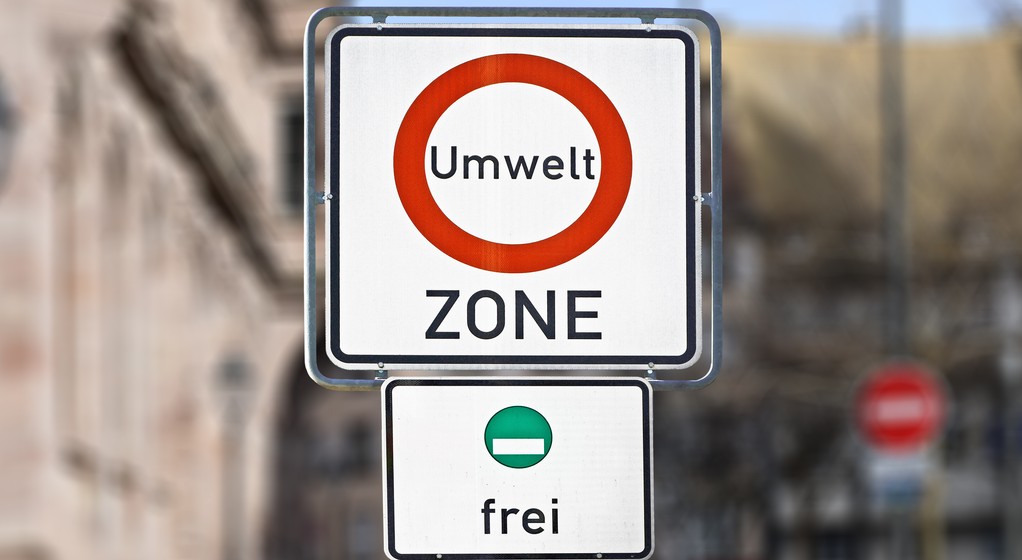 Niemiecka strefa czystego transportu (Umweltzone). Wjazd bez odpowiedniej nalepki grozi wysoką karą!
