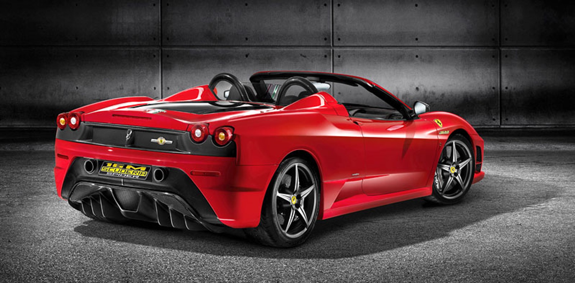 Ferrari Scuderia Spider 16M: pierwsze fotografie i informacje