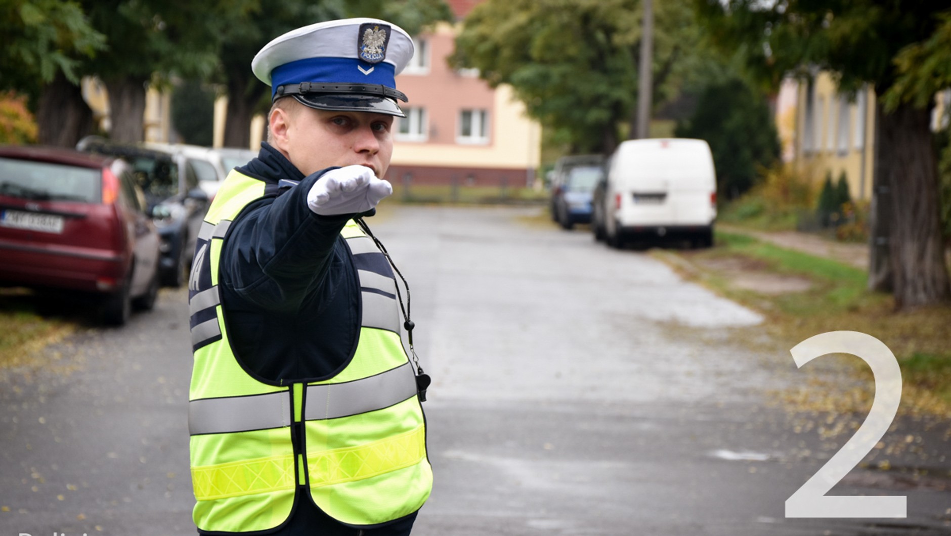 Policyjne gesty na skrzyżowaniu