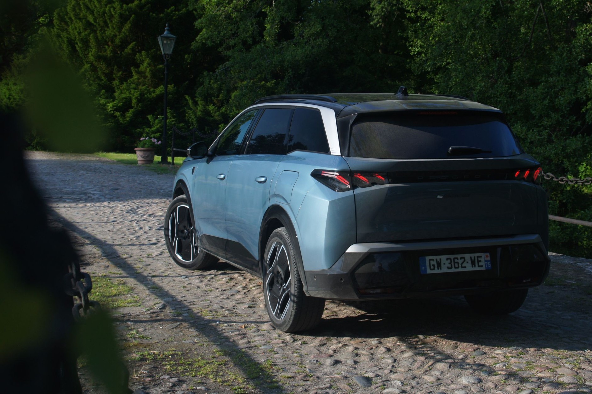 Peugeot E-5008 w pierwszym teście