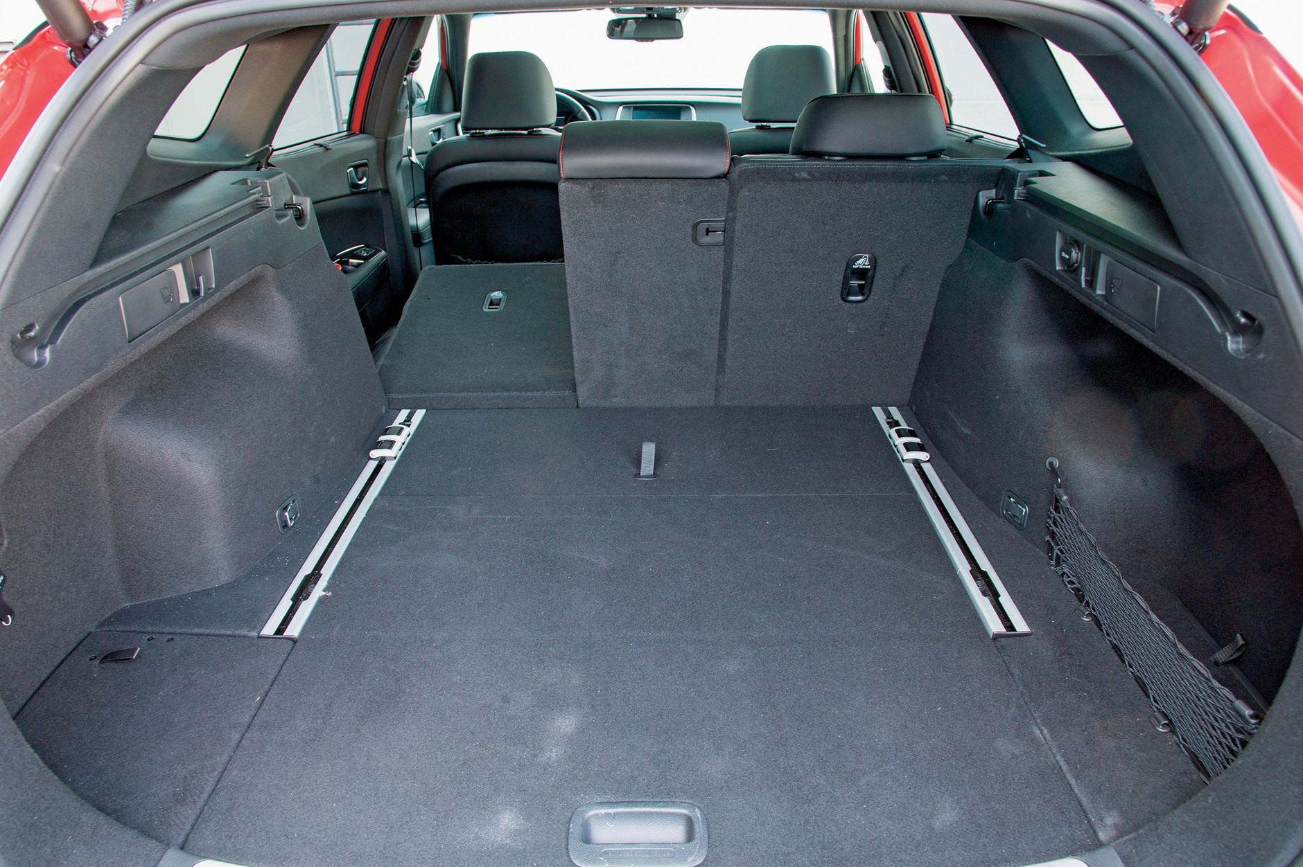 Cztery kombi klasy średniej - KIA