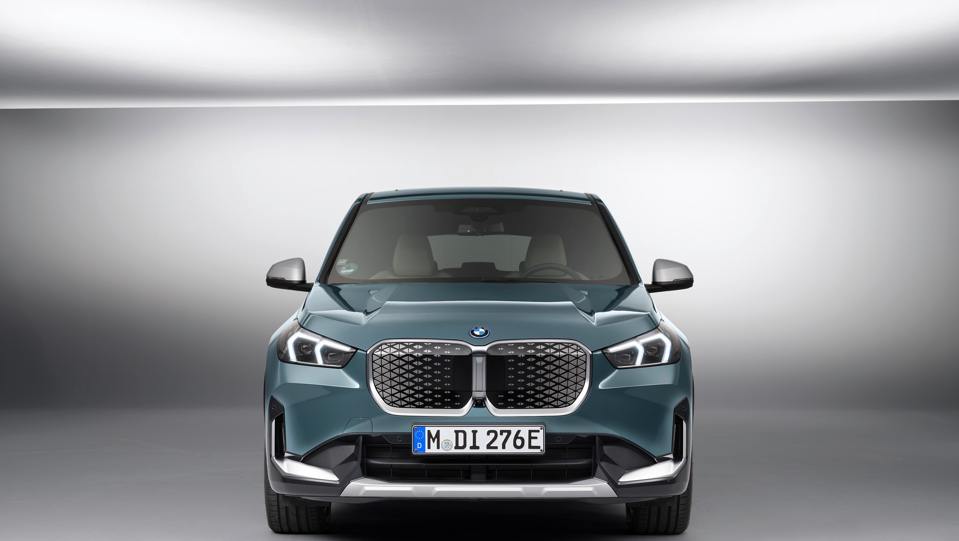 BMW iX1