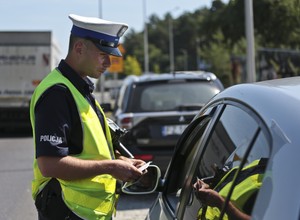 Policja zatrzymała więcej praw jazdy w okresie pandemii