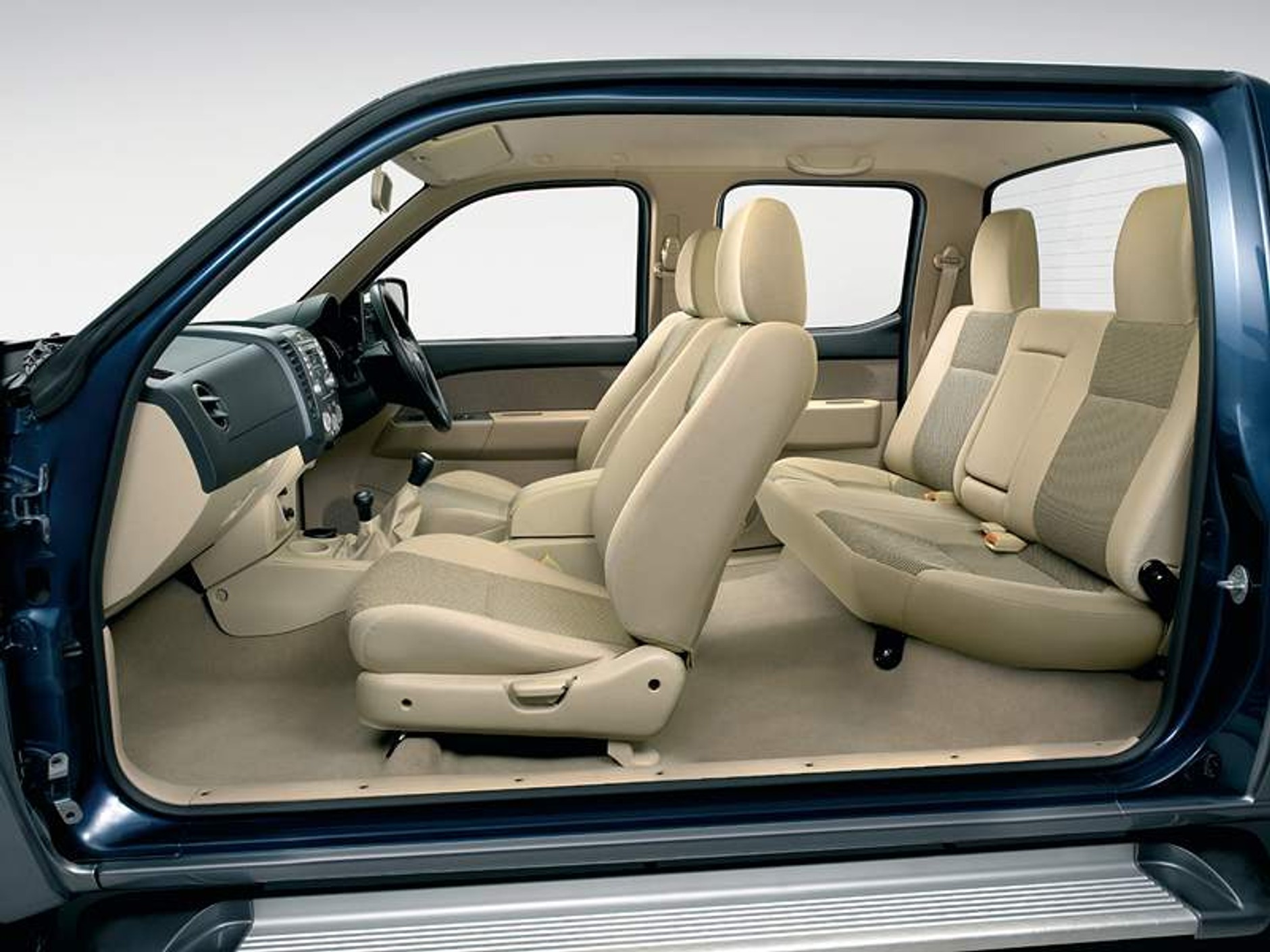 Mazda BT-50 z jednym silnikiem