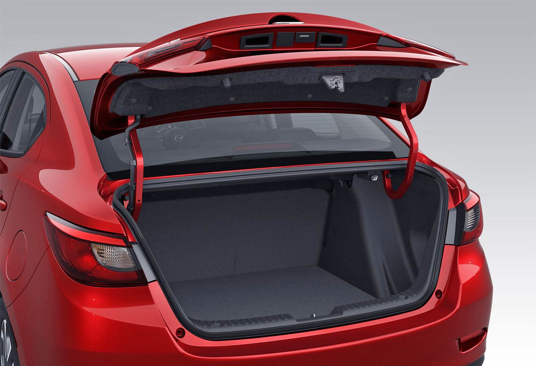 Mazda2 sedan już oficjalnie