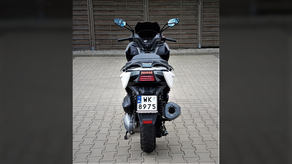 Kymco Xciting 400i z tyłu