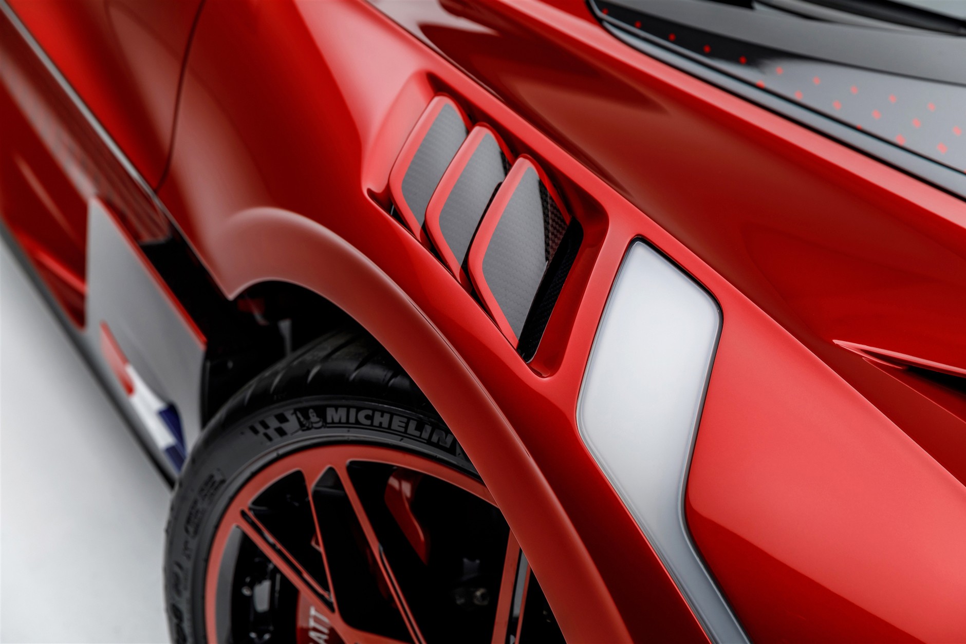 Bugatti Divo „Lady Bug”