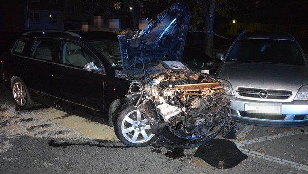 Pijany kierowca z zakazem prowadzenia pojazdów uszkodził 10 aut