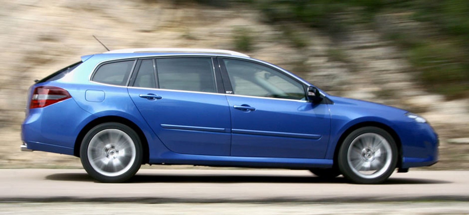 Renault: pierwsze wrażenia z jazdy Laguną GT