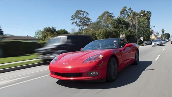 Chevrolet Corvette 6.2 V8 - Zabawa w standardzie