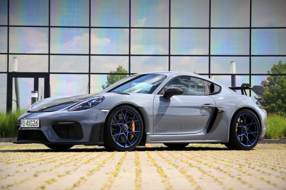 Porsche 718 Cayman GT4 RS (2022 r.; 982)