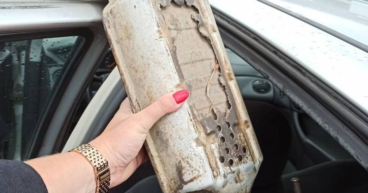 Złodziej katalizatora zarabia od kilkudziesięciu do kilkuset złotych w skupie złomu, ale właściciel auta traci zdecydowanie więcej.