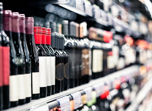 Jest projekt zakazu sprzedaży alkoholu na stacjach paliw. Stacje paliw: będzie drożej i gorzej, a Polacy jeszcze bardziej się rozpiją