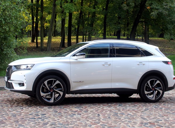 DS 7 Crossback 1.6 225 KM Performance Line – więcej sportu czy komfortu? | TEST