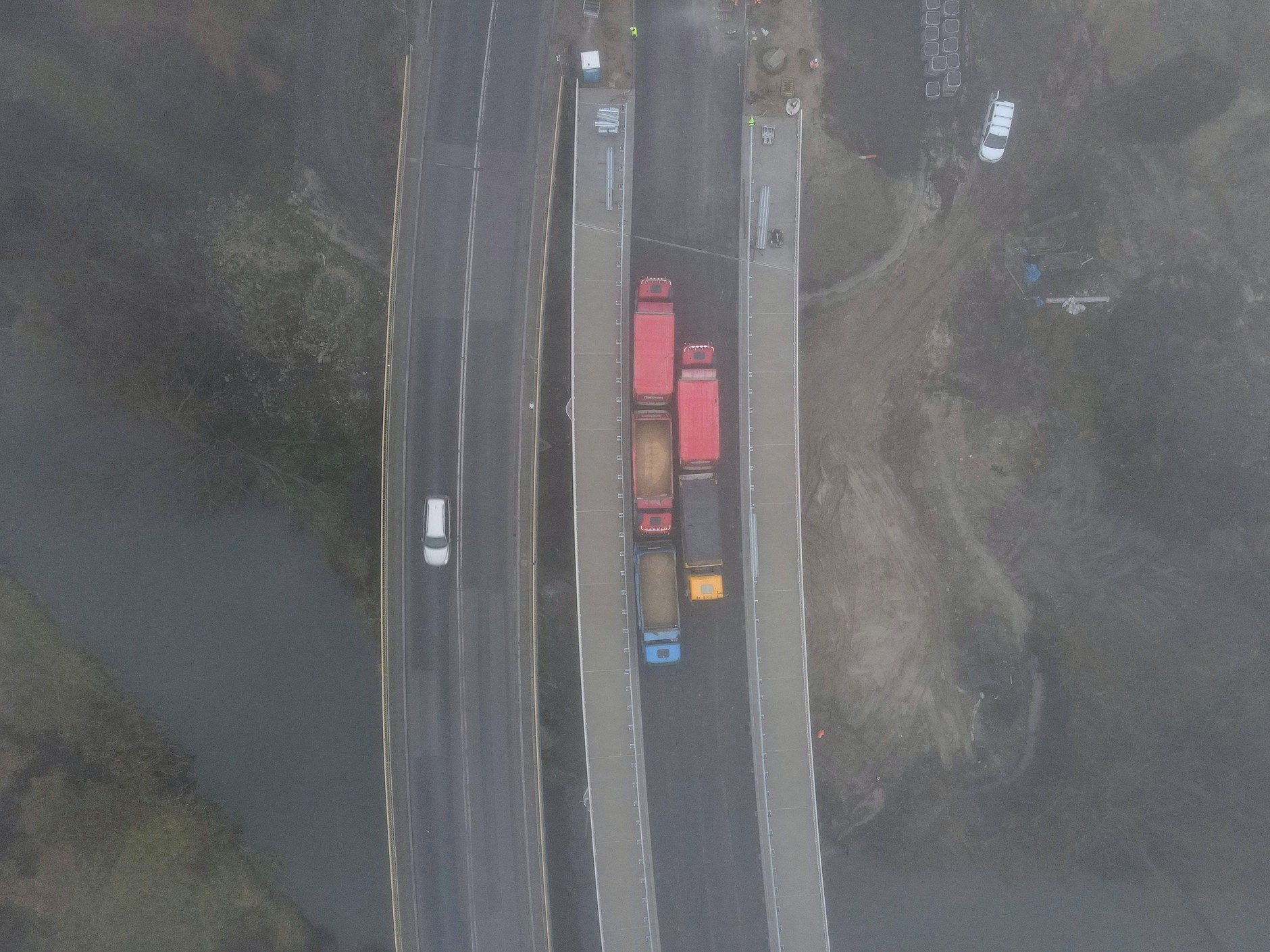 Budowa mostu w Łęcznej. Próby obciążeniowe