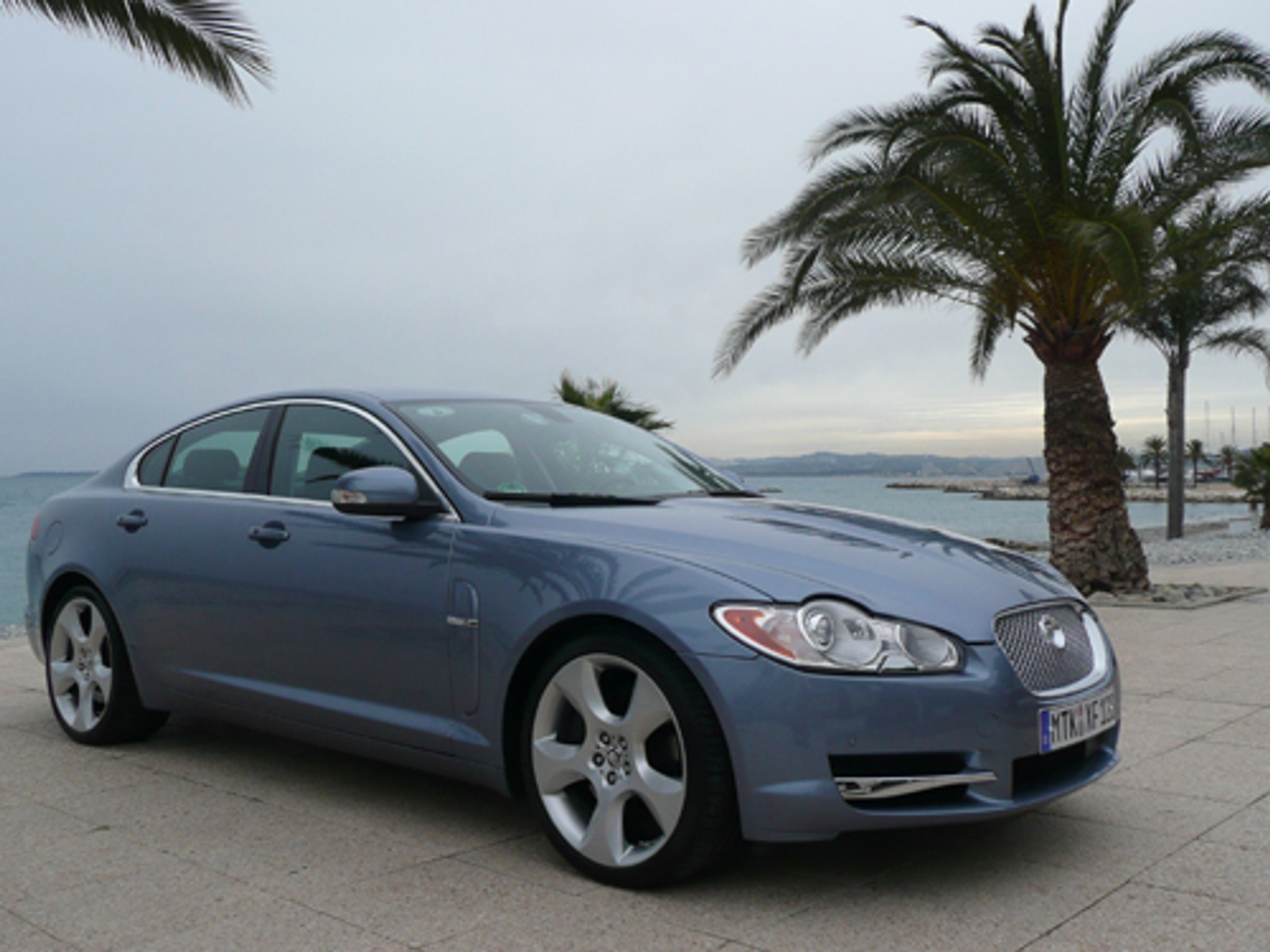 Jaguar XF 4.2 V8 Supercharged - Wybuchowa Mieszanka
