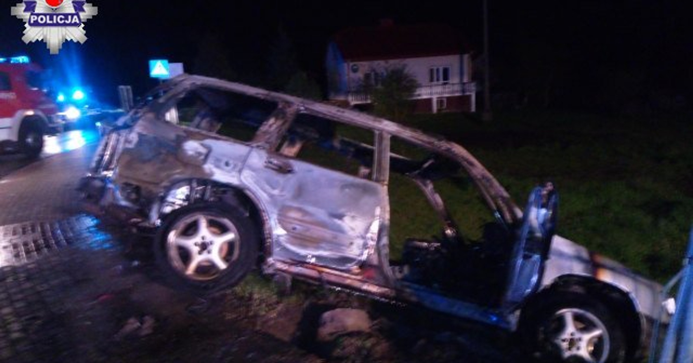 Kierowca doprowadził do kolizji, a następnie podpalił swoje Subaru