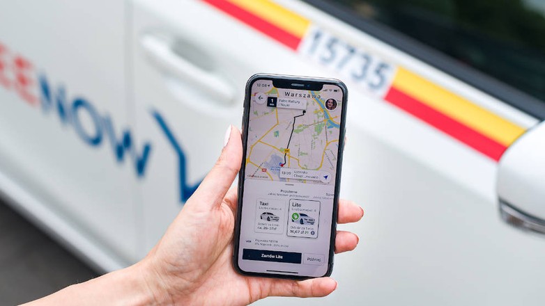 Aplikacja oferująca przejazdy taksówkami FREE NOW