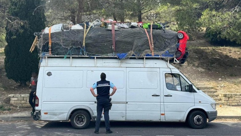 Przeładowany Mercedes Sprinter zatrzymany przez francuskie służby