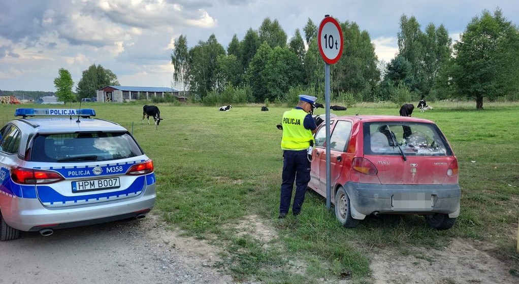 11-latek uciekał przed policją samochodem