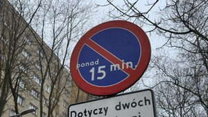 Znak B-35 z minutami. O co tutaj chodzi? To ukłon w stronę kierowców