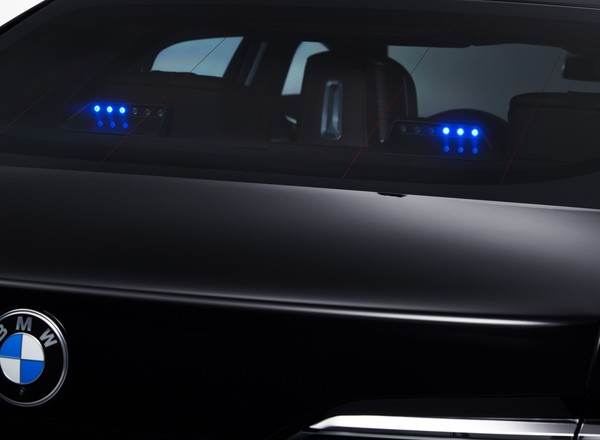 Kontrowersje wokół nowych limuzyn dla kancelarii Nawrockiego. Tylko klasa premium