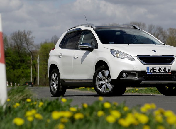Peugeot 2008 1.2 Pure Tech- trzy cylindry z automatem