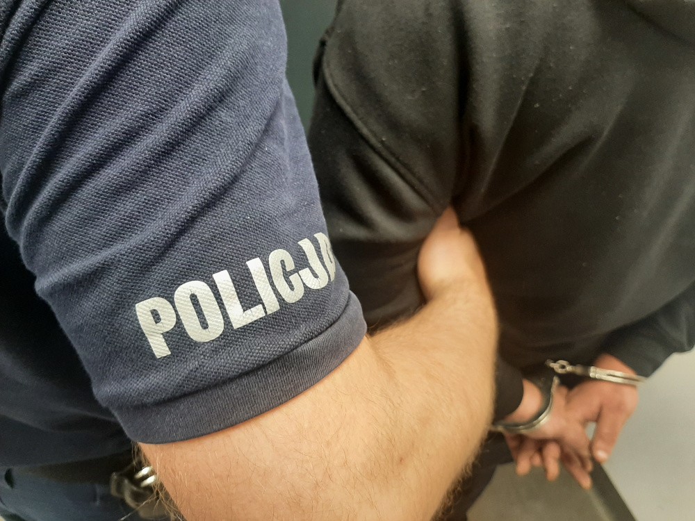 Obraz pochodzący z serwisu https://otwock.policja.gov.pl/po/aktualnosci/130821,Pijany-i-bez-prawa-jazdy-przyjechal-zatankowac-samochod.html