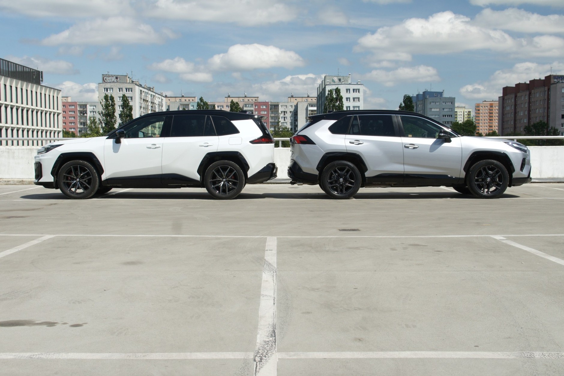 Toyota RAV4 GR Sport kontra Toyota RAV4 GR Sport
