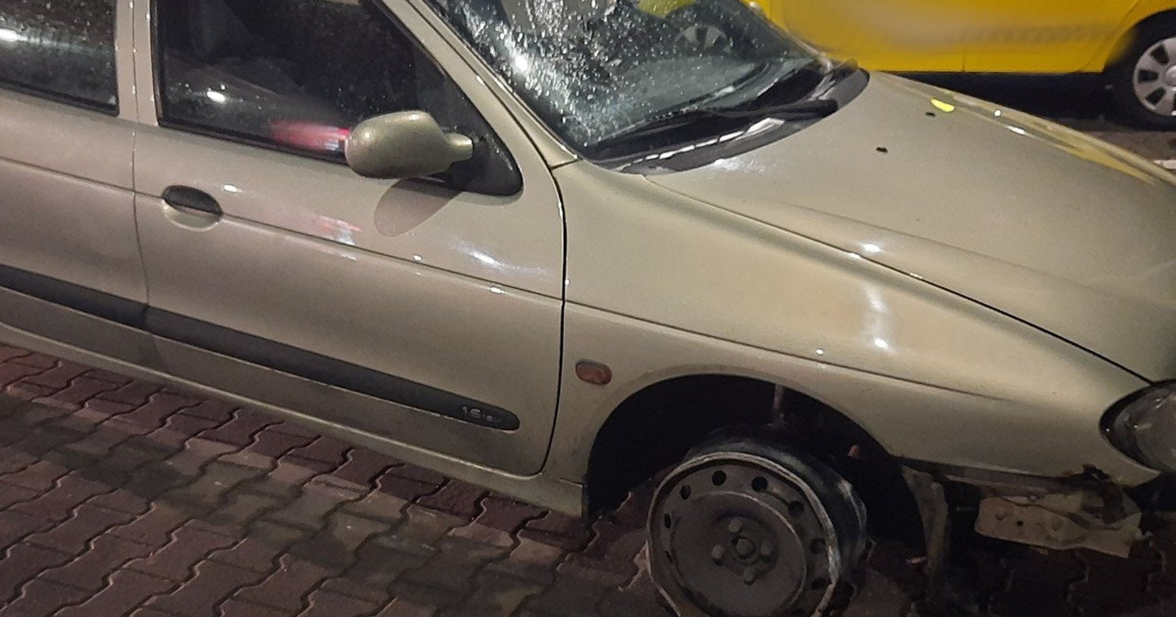 Spowodował po pijanemu kolizję i pobił pasażerkę. Miał o wiele więcej na sumieniu