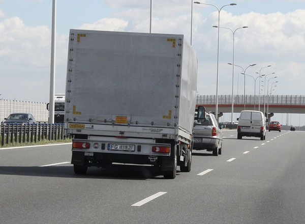 Prawy pas to wstyd, czyli czemu wszyscy jadą środkiem